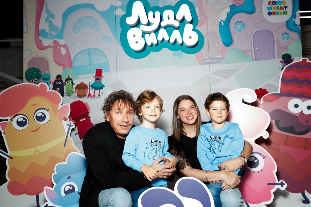 Александр Яценко с семьёй