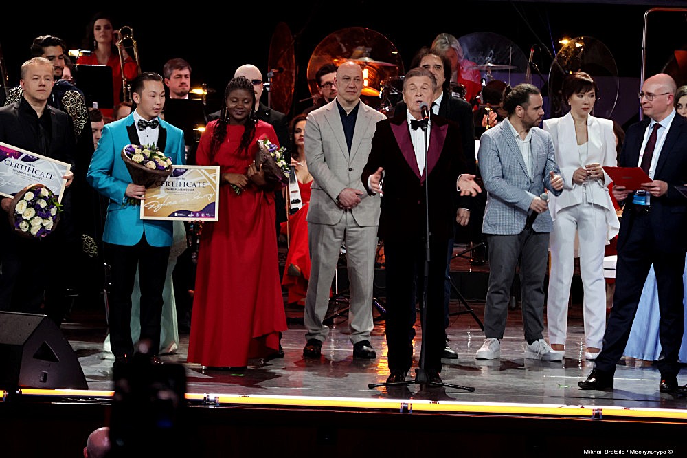 Лев Лещенко