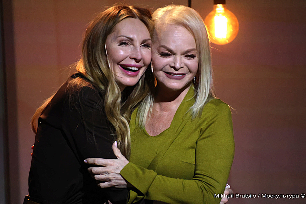 Наталья Бочкарёва, Лариса Долина