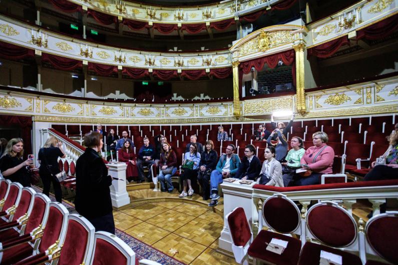 Малый театр экскурсия